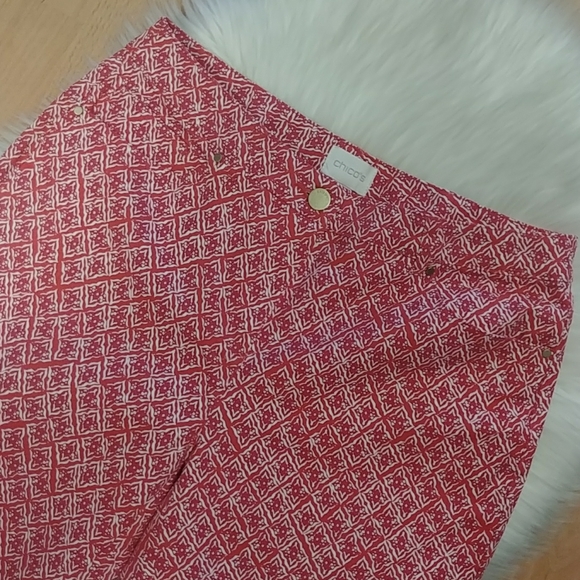 Chico's Serene Stretch Crop Capri Pant - Picture 5 of 9